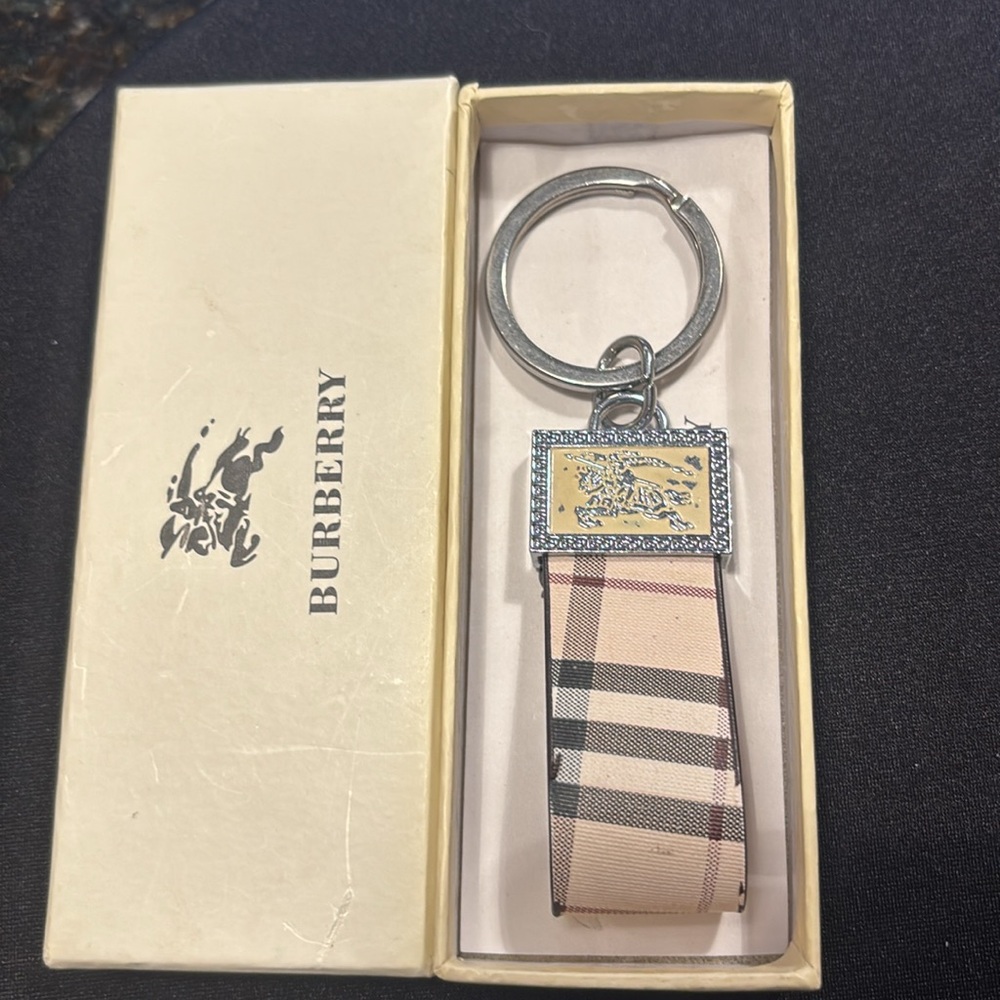 NIB BURBERRY VINTAGE CIRCA 1985 KEYCHAIN - Picture 7 of 8